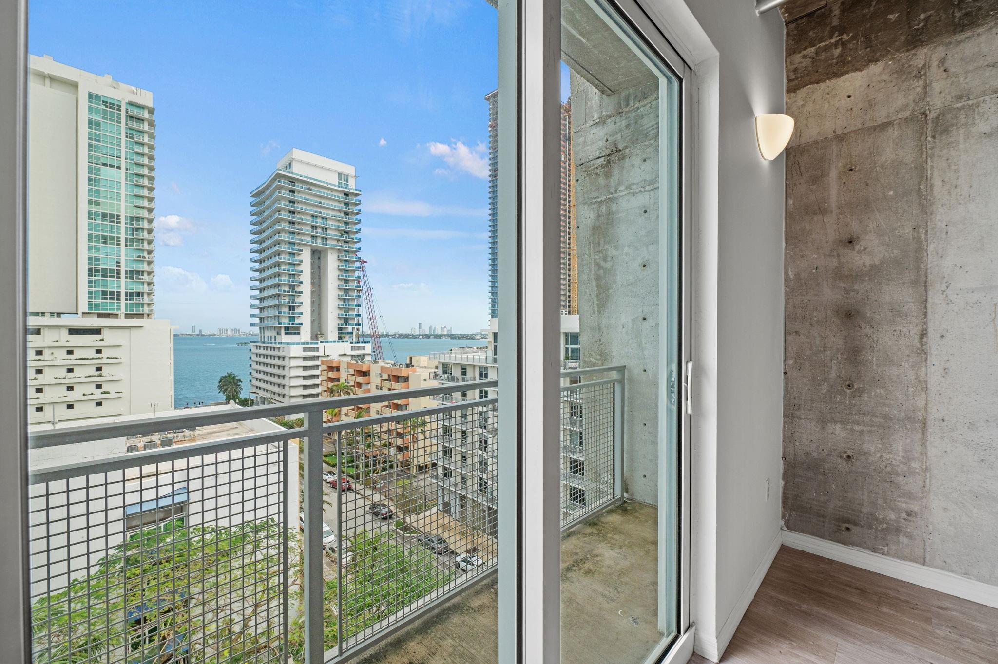 BAYLOFTS CONDO - Residential