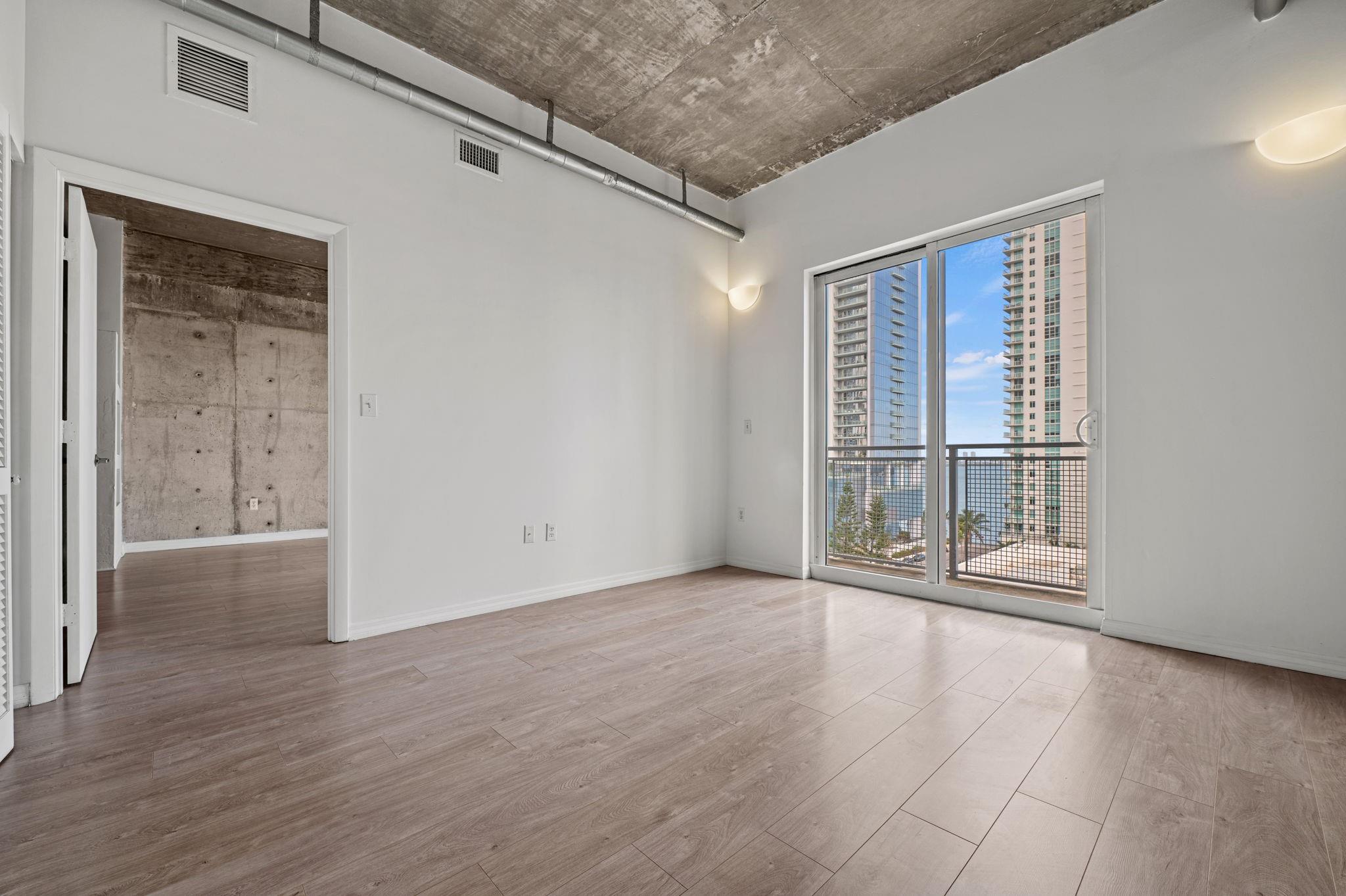 BAYLOFTS CONDO - Residential