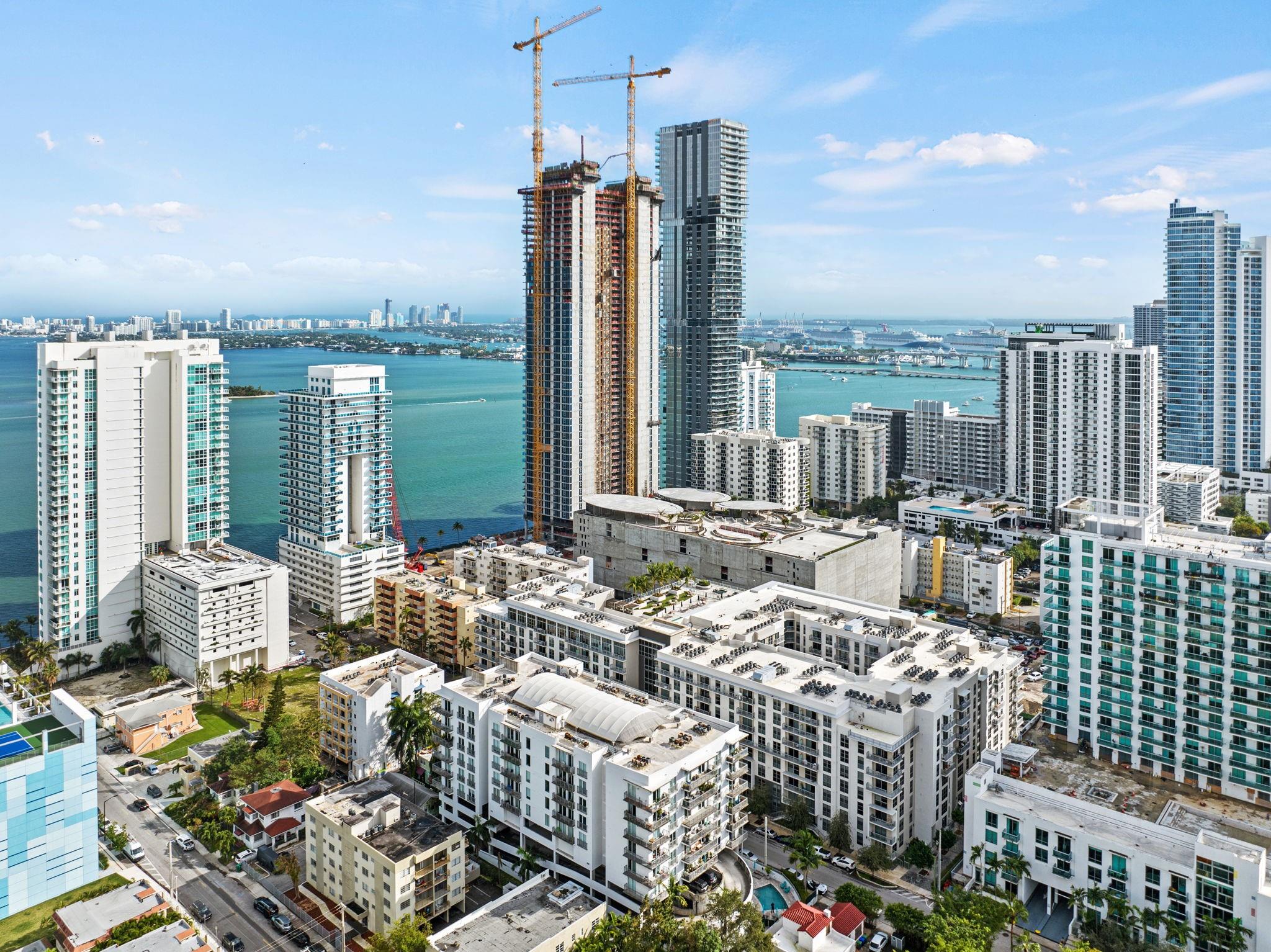 BAYLOFTS CONDO - Residential