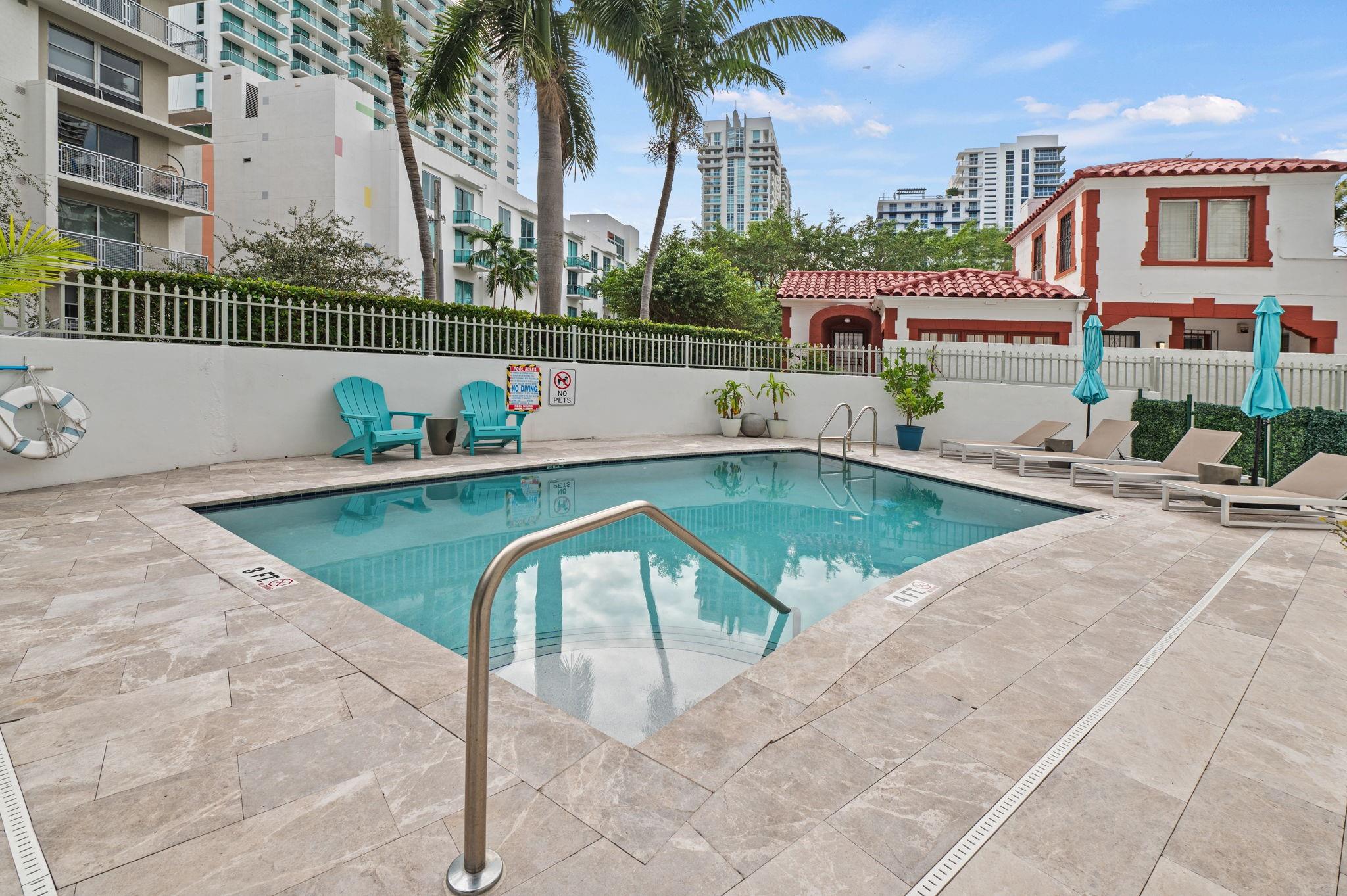 BAYLOFTS CONDO - Residential