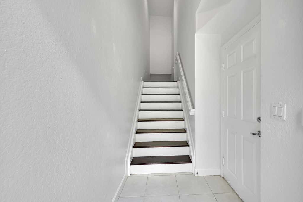 Photo of 453 NE 1ST Street, Pompano Beach, FL 33060 (MLS # B26059298)