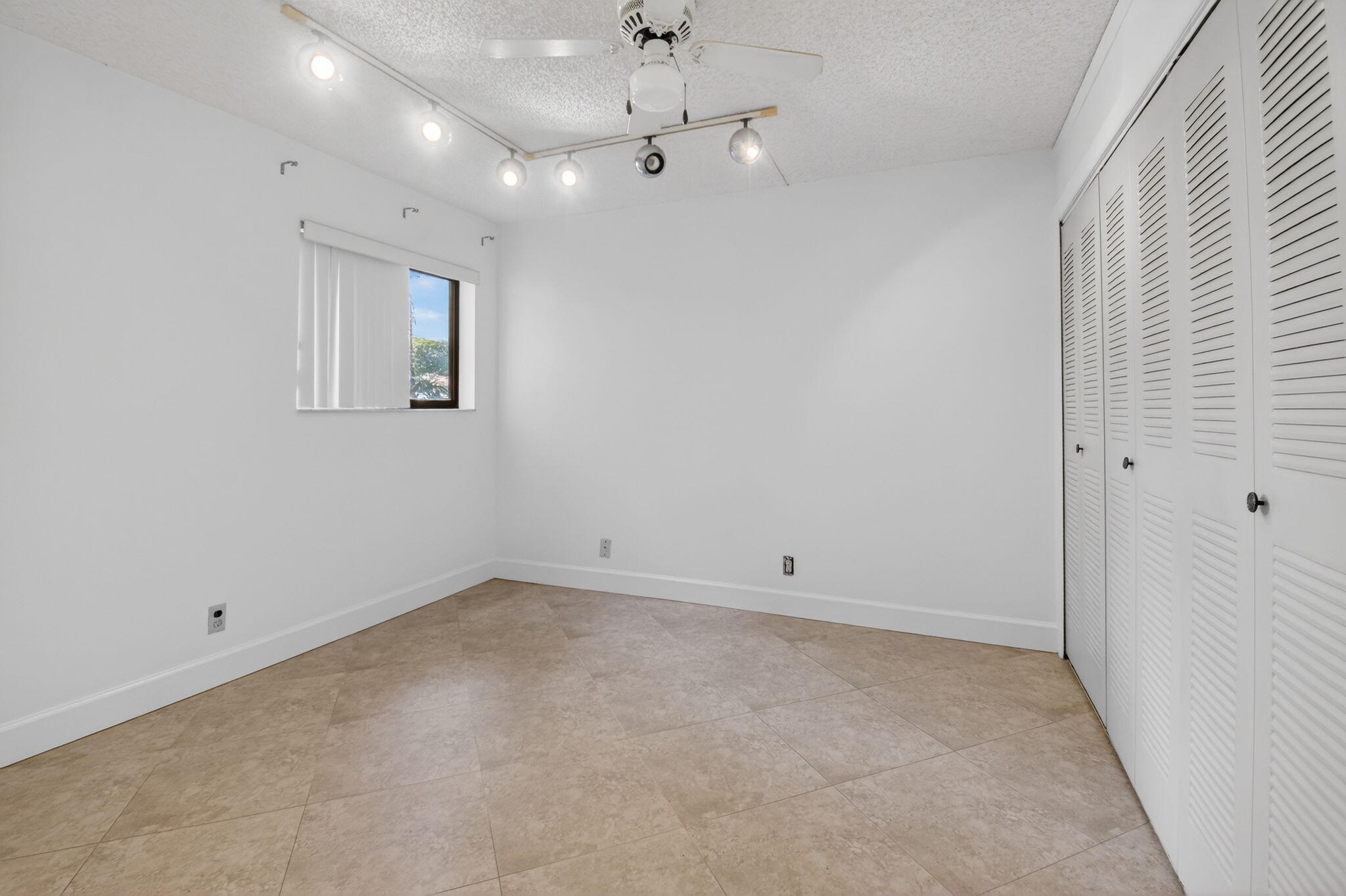 FAIRWAY PARK at Indian Spring - Residential