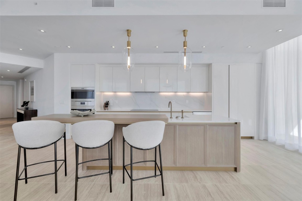 525 N Fort Lauderdale Beach Boulevard 1903