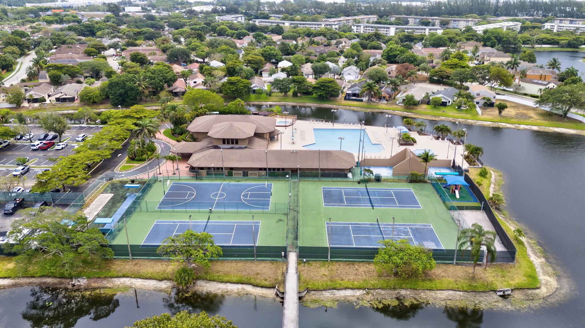 CENTURA PARC AT COCONUT C - Residential Lease