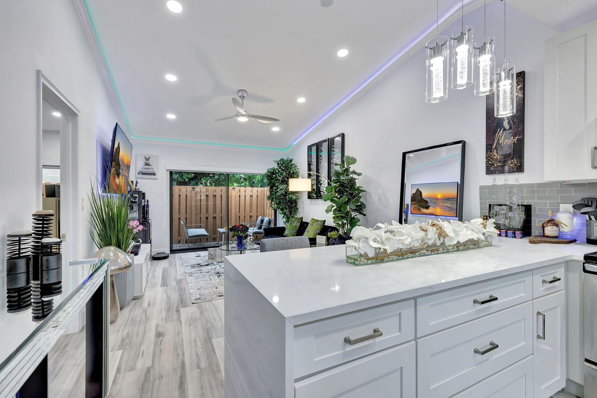 CENTURA PARC AT COCONUT C - Residential Lease