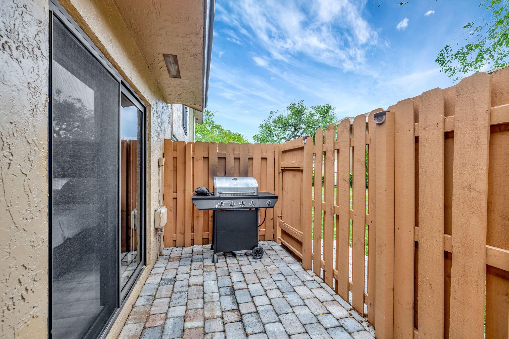 CENTURA PARC AT COCONUT C - Residential Lease