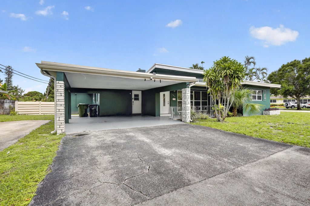 Photo of 1000 TENNESSEE Avenue, Fort Lauderdale, FL 33312 (MLS # B26065143)