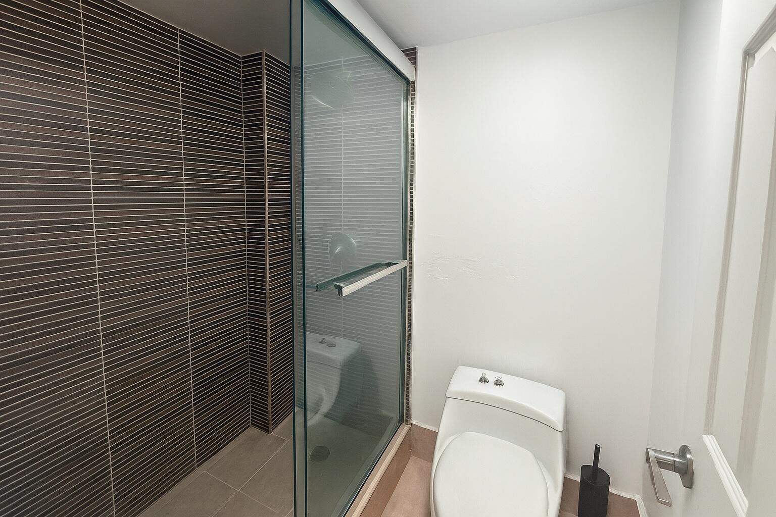 16909 N Bay Road 507