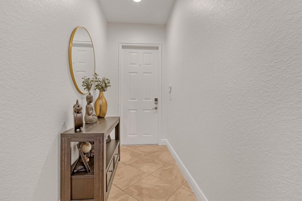 Photo of 4920 Vine Cliff Way E, Palm Beach Gardens, FL 33418 (MLS # R11067183)