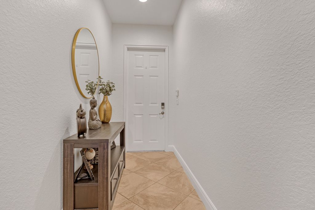 Photo of 4920 Vine Cliff Way E, Palm Beach Gardens, FL 33418 (MLS # R11067183)