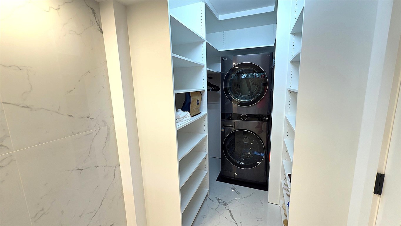 PALM ROYAL CONDOMINIUM - Residential