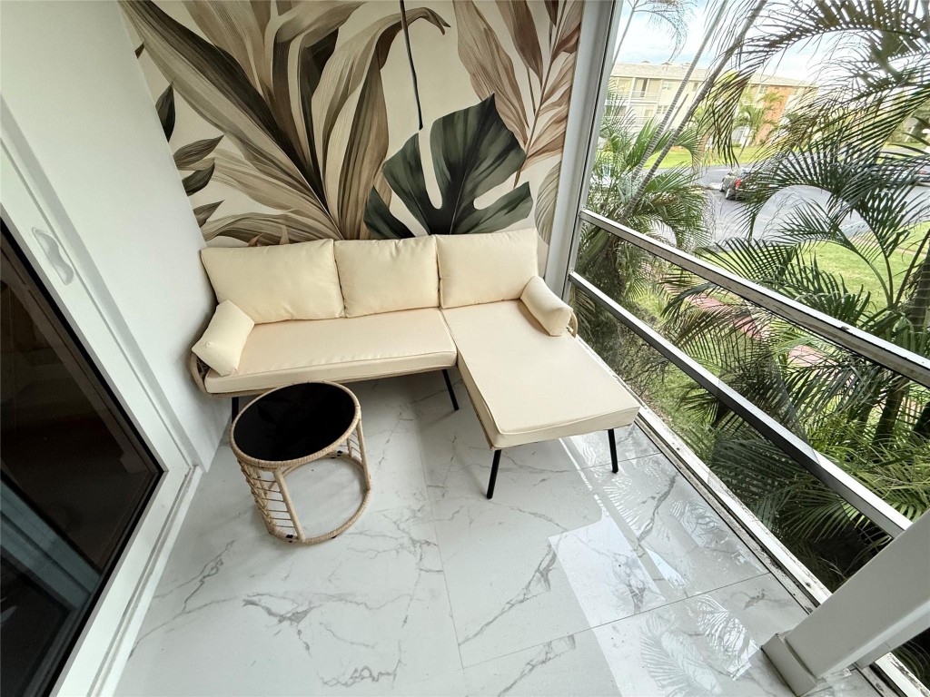 PALM ROYAL CONDOMINIUM - Residential