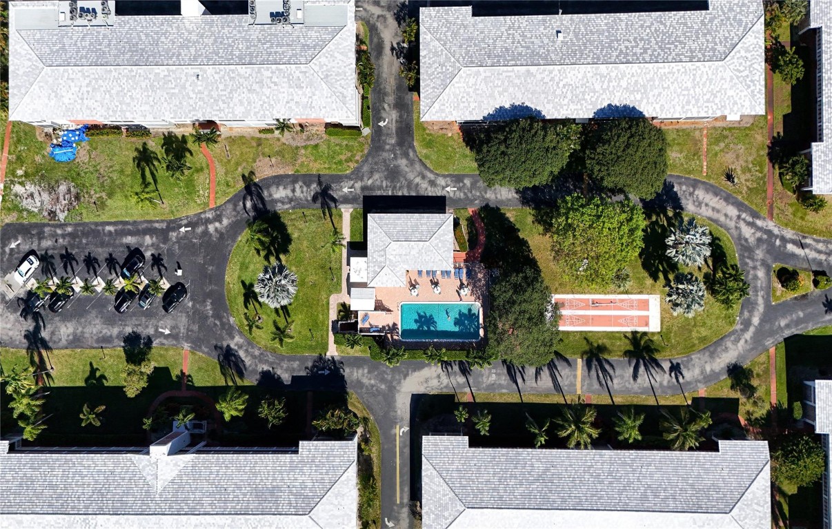 PALM ROYAL CONDOMINIUM - Residential