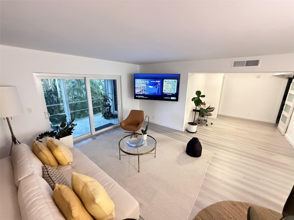 PALM ROYAL CONDOMINIUM - Residential