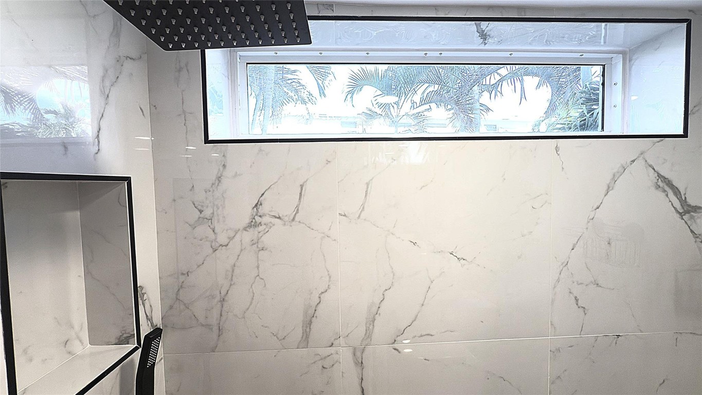 PALM ROYAL CONDOMINIUM - Residential