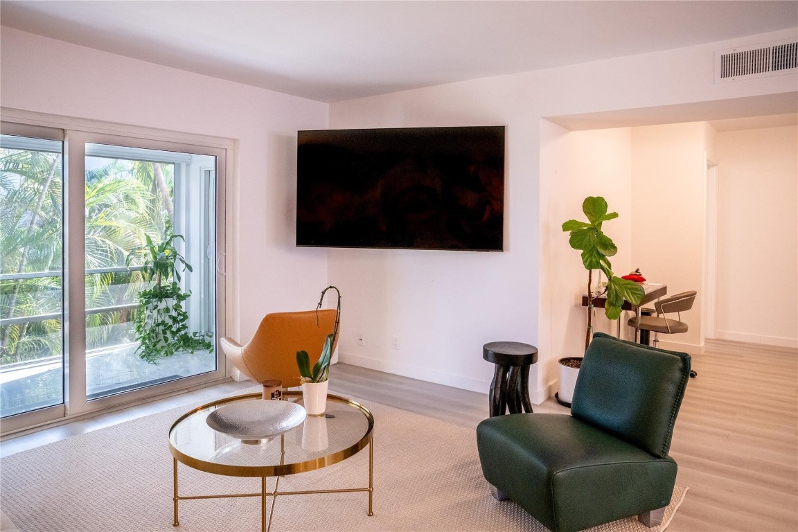 PALM ROYAL CONDOMINIUM - Residential