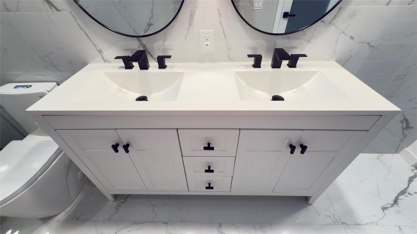 PALM ROYAL CONDOMINIUM - Residential