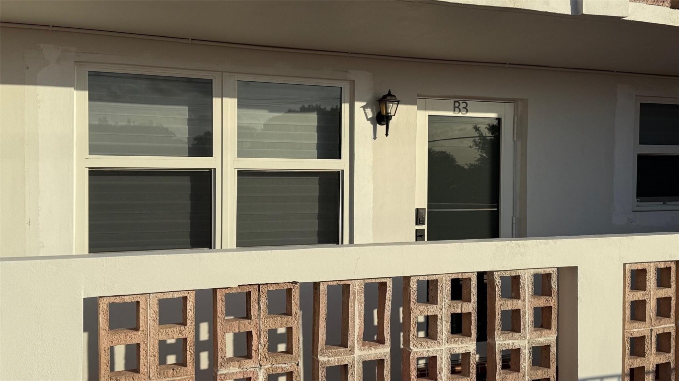 PALM ROYAL CONDOMINIUM - Residential