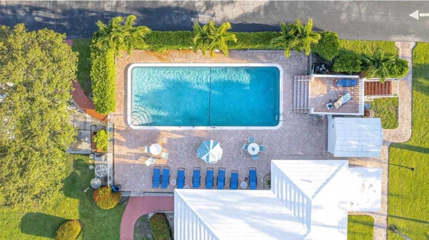 PALM ROYAL CONDOMINIUM - Residential