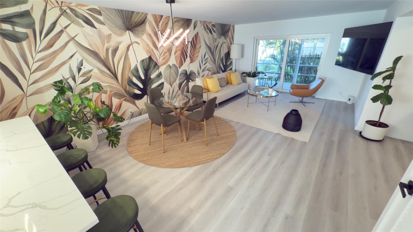 PALM ROYAL CONDOMINIUM - Residential