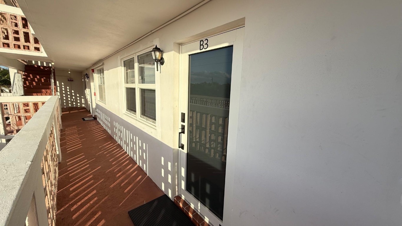 PALM ROYAL CONDOMINIUM - Residential