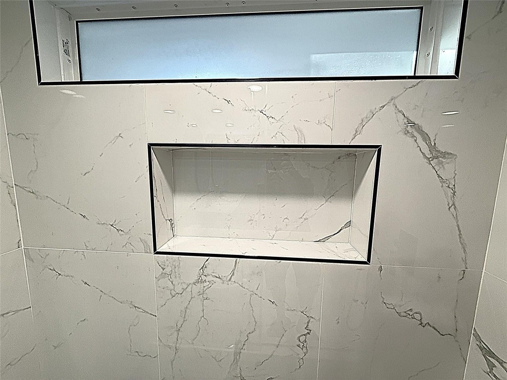 PALM ROYAL CONDOMINIUM - Residential