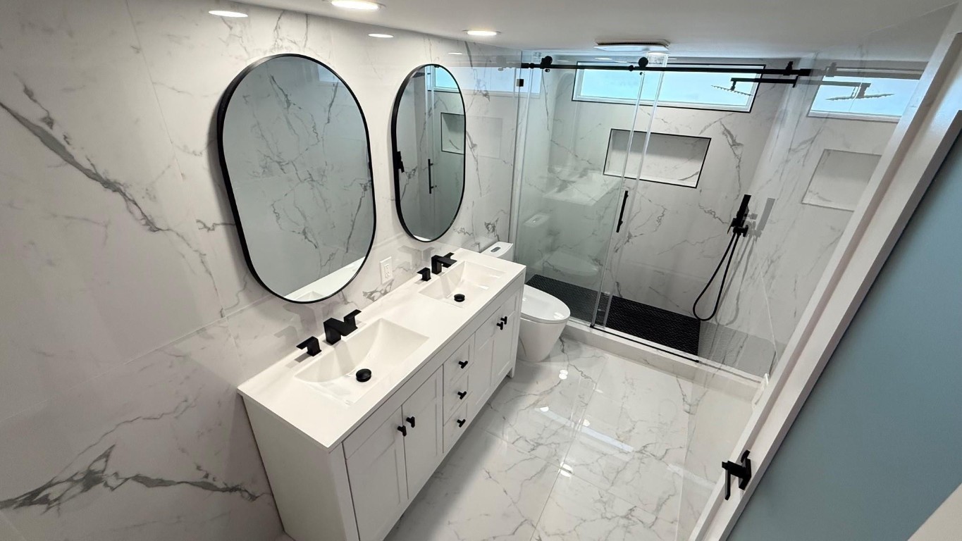 PALM ROYAL CONDOMINIUM - Residential