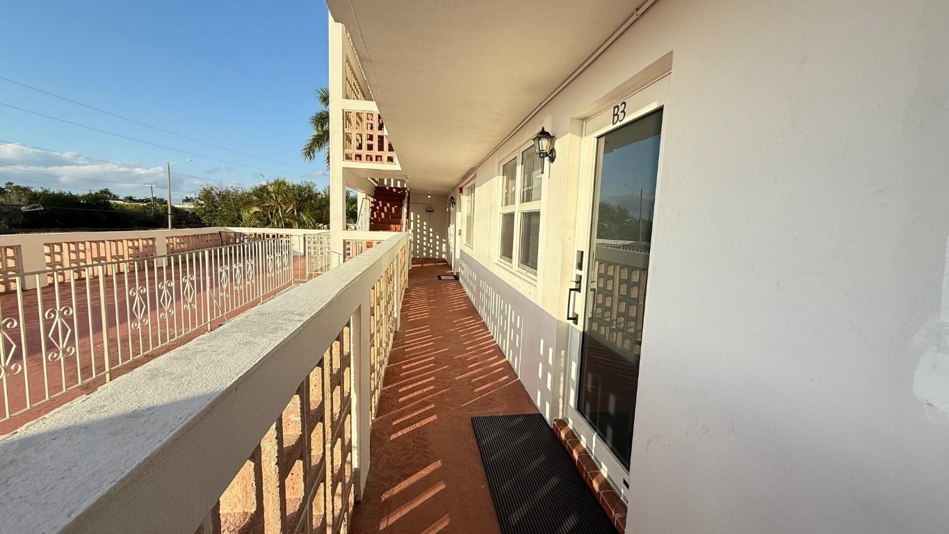 PALM ROYAL CONDOMINIUM - Residential