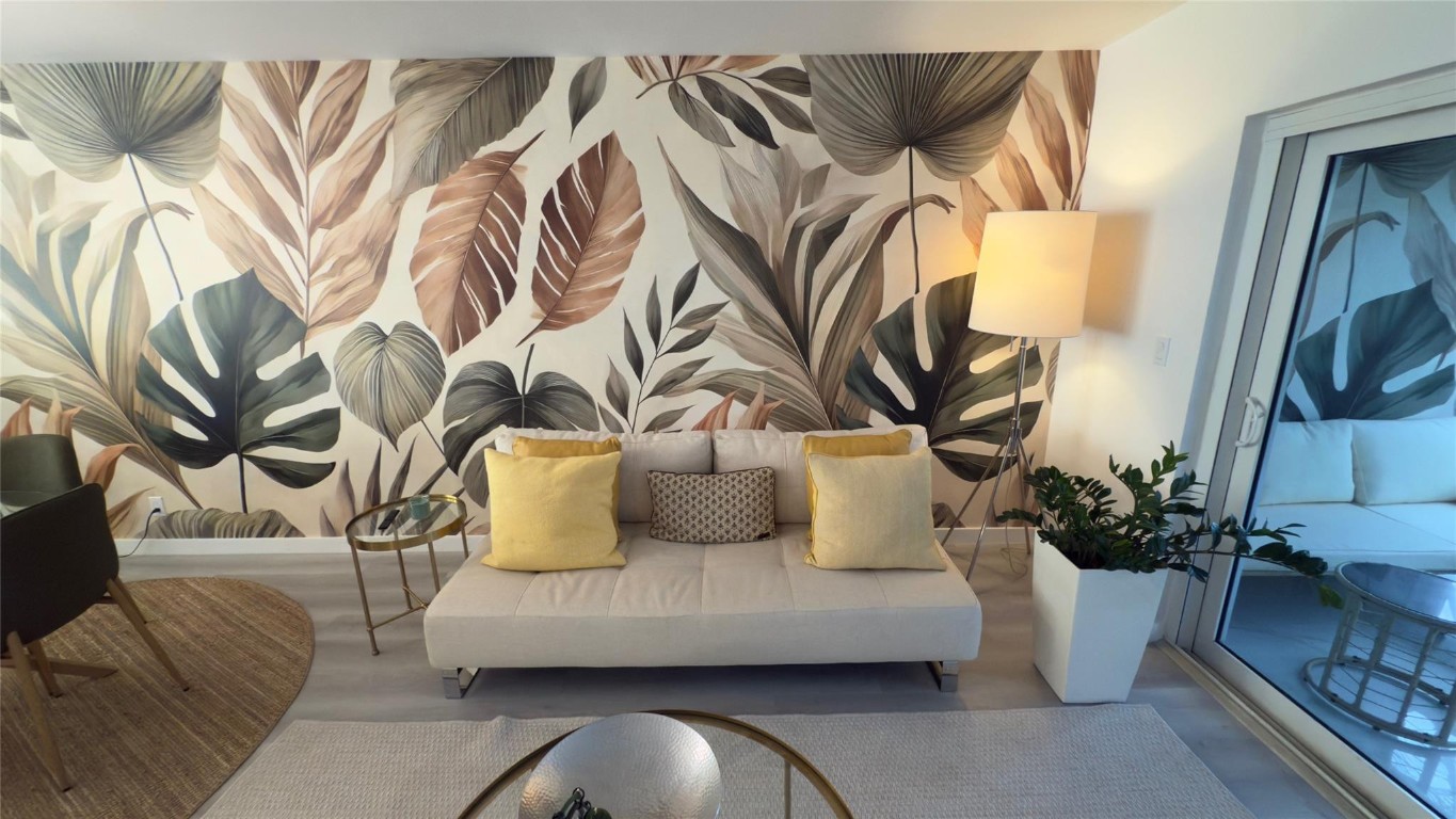 PALM ROYAL CONDOMINIUM - Residential