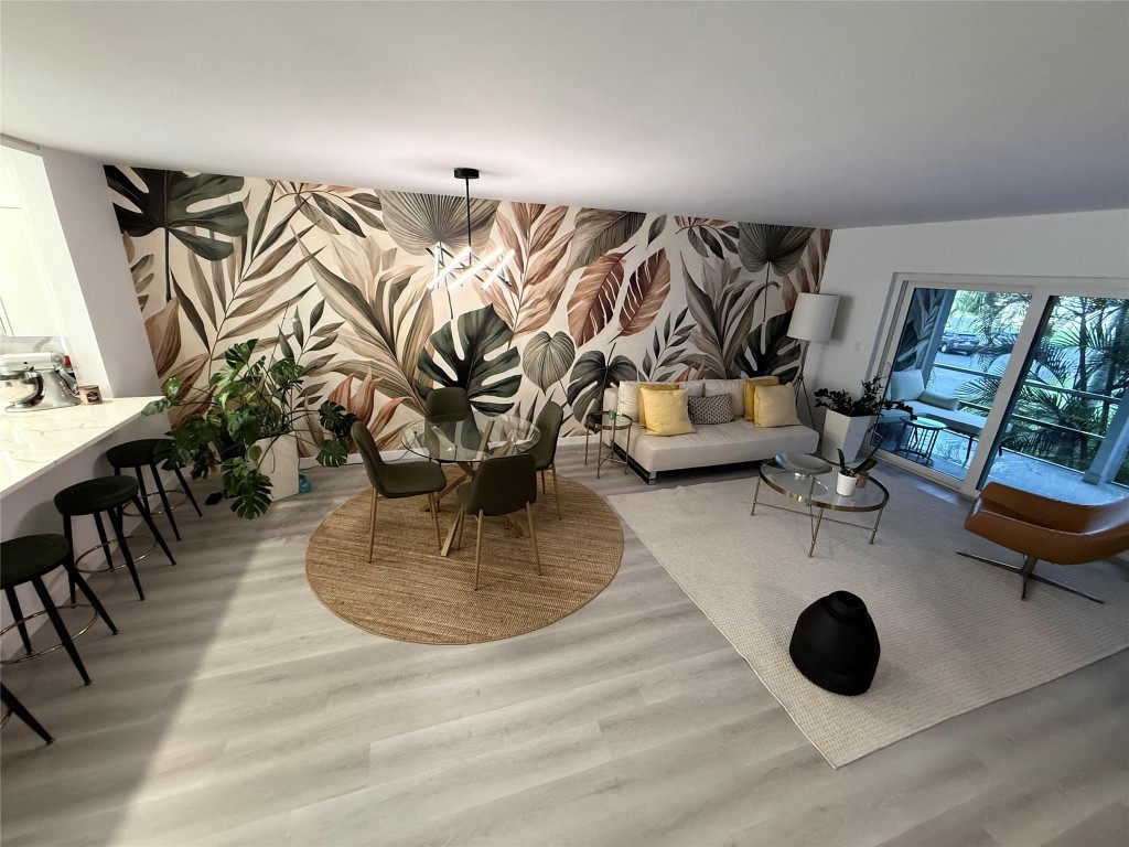 PALM ROYAL CONDOMINIUM - Residential