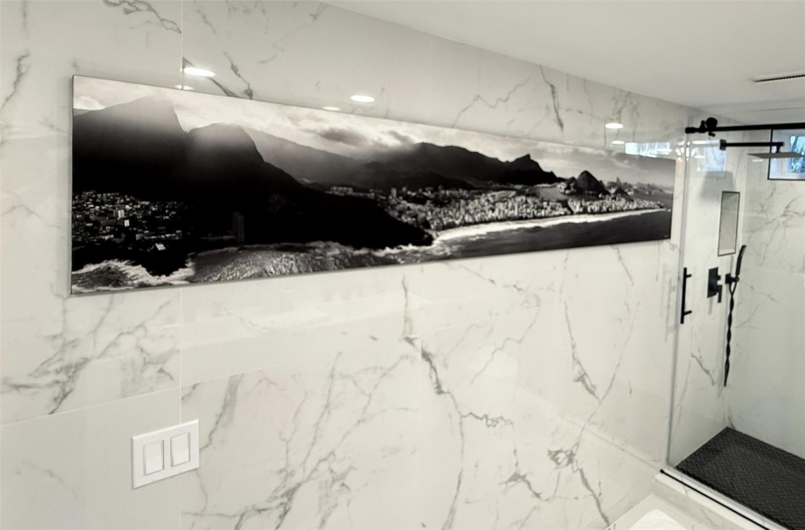 PALM ROYAL CONDOMINIUM - Residential