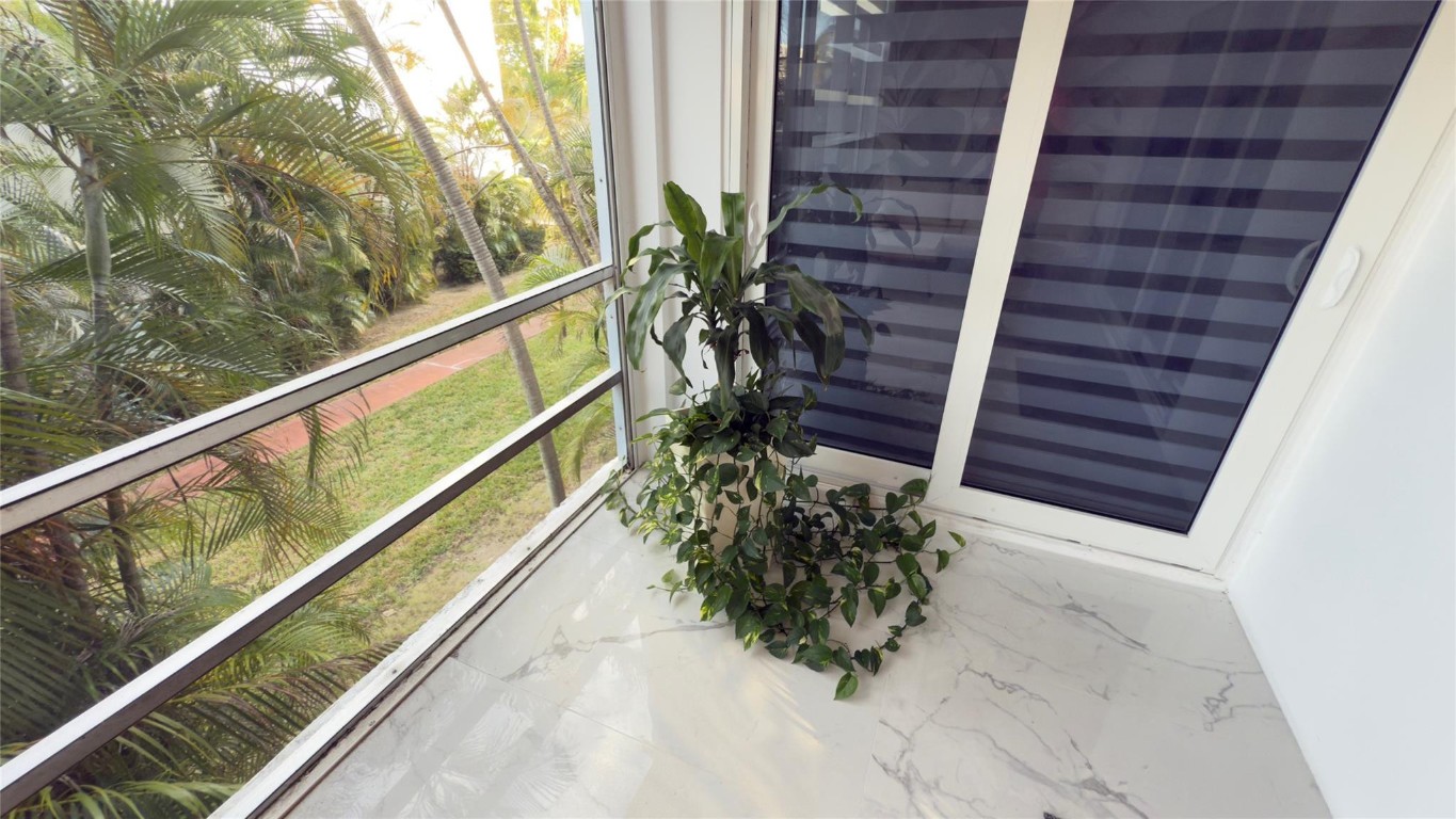 PALM ROYAL CONDOMINIUM - Residential