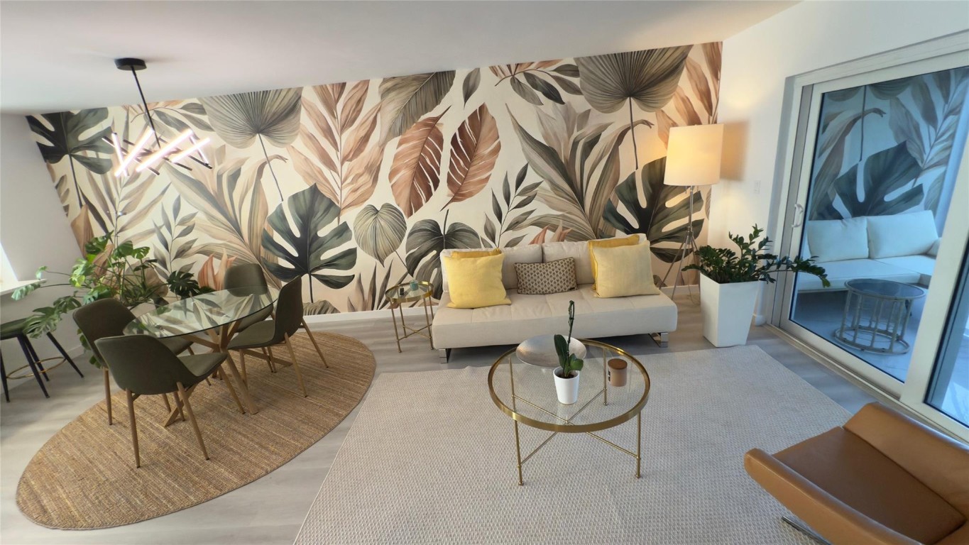 PALM ROYAL CONDOMINIUM - Residential