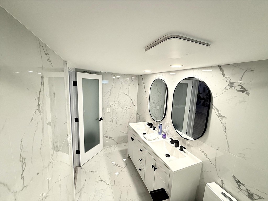 PALM ROYAL CONDOMINIUM - Residential