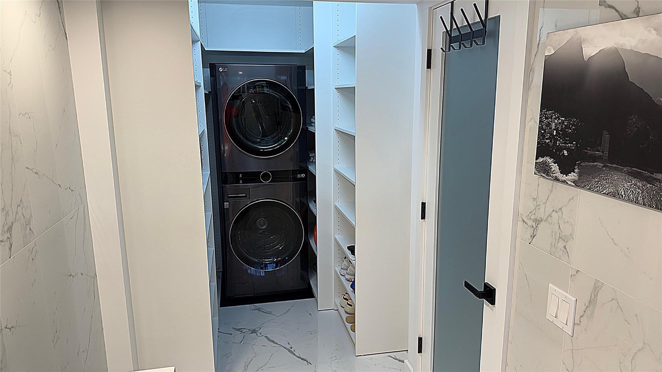 PALM ROYAL CONDOMINIUM - Residential