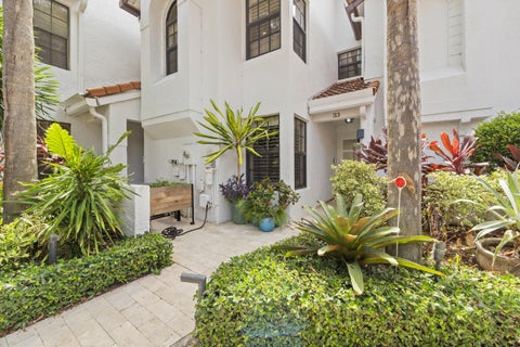 Photo of 2359 Treasure Isle Drive #33, Palm Beach Gardens, FL 33410 (MLS # B26054769)