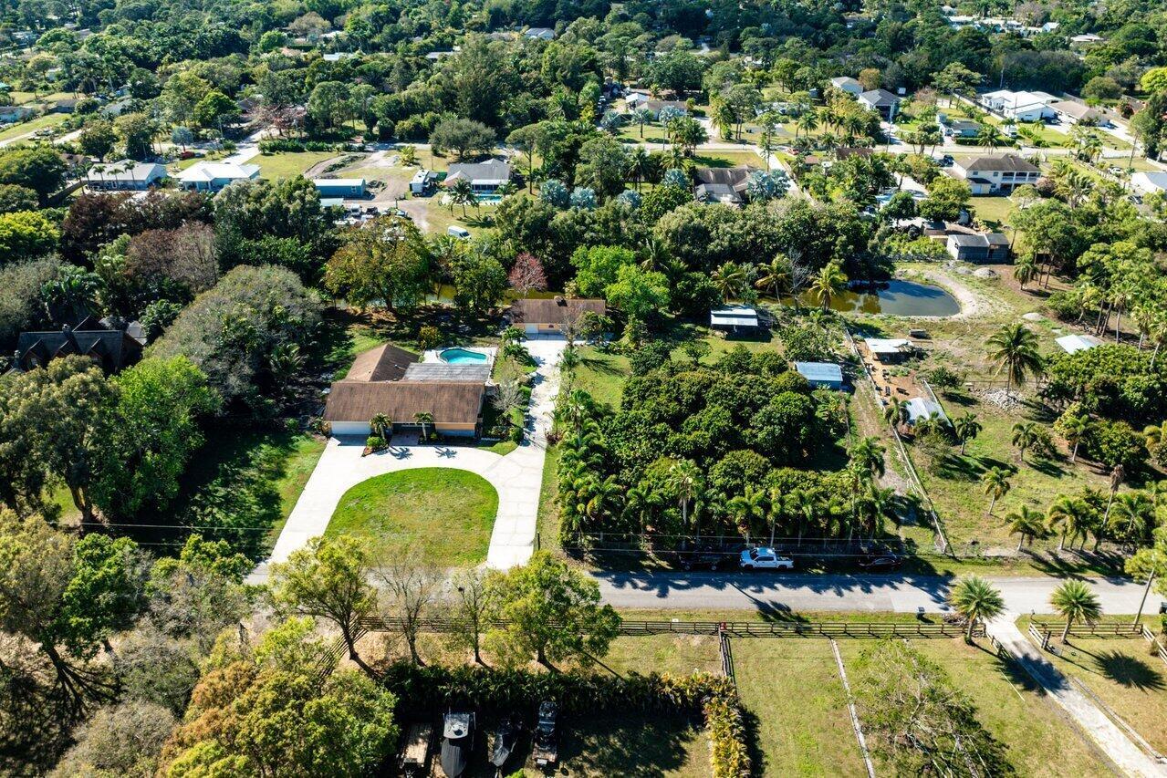PALM BEACH FARMS CO 3 - Residential Lease