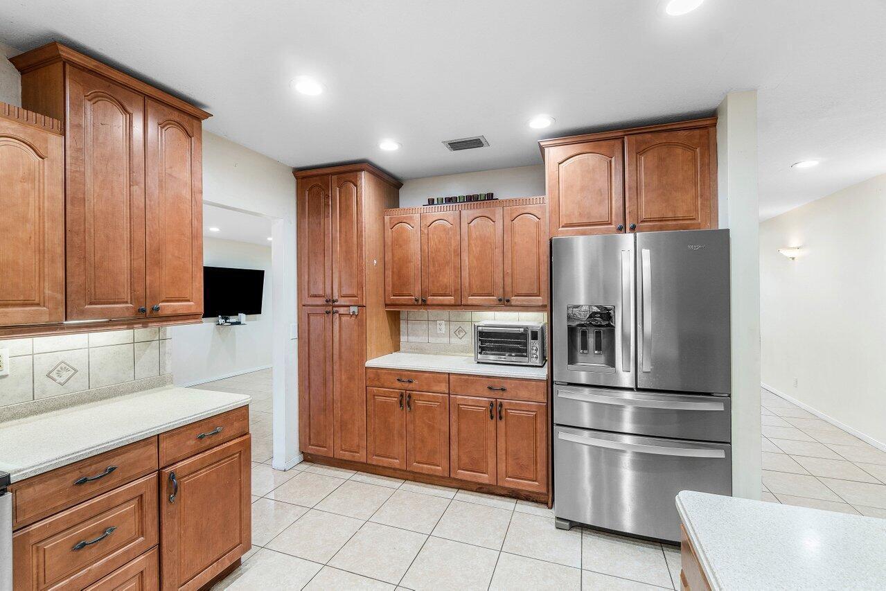 PALM BEACH FARMS CO 3 - Residential Lease