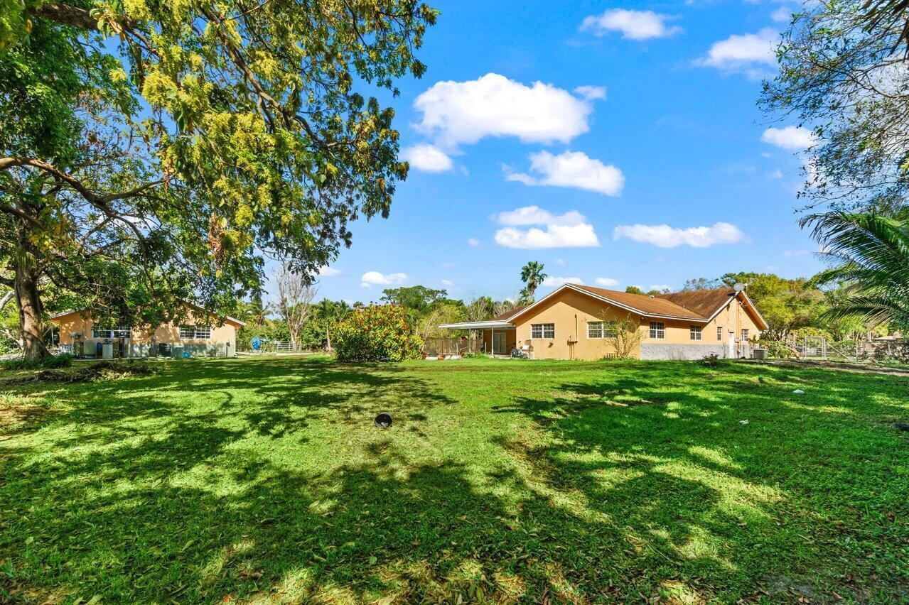 PALM BEACH FARMS CO 3 - Residential Lease