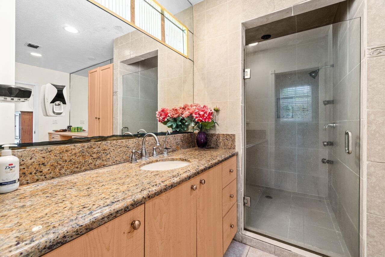 PALM BEACH FARMS CO 3 - Residential Lease