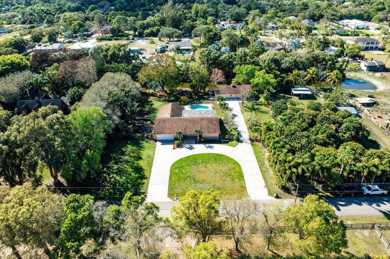 PALM BEACH FARMS CO 3 - Residential Lease