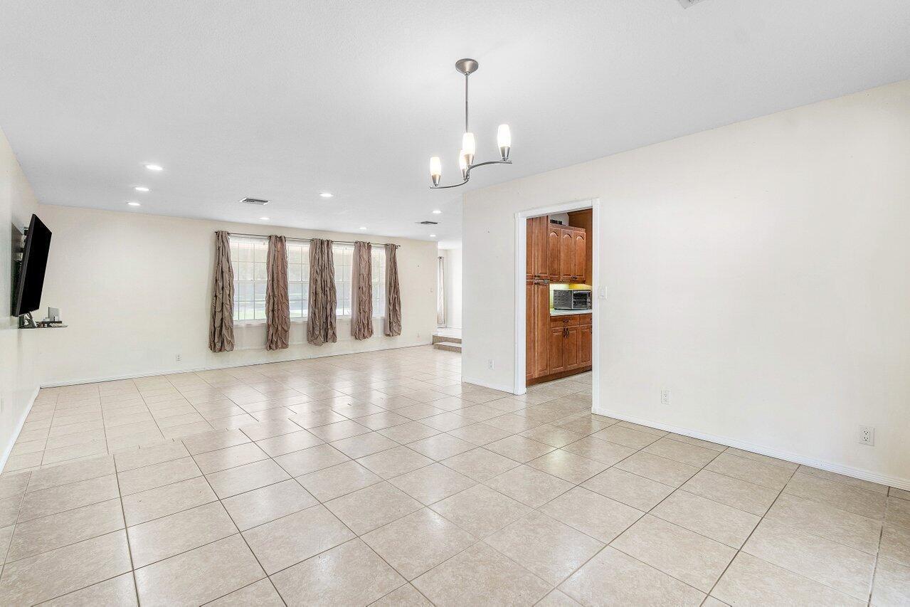 PALM BEACH FARMS CO 3 - Residential Lease