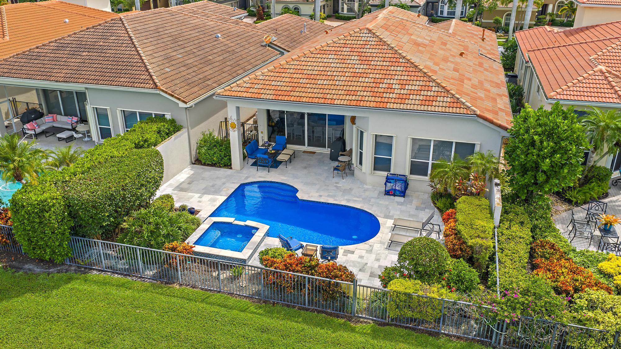 7943 Via Villagio