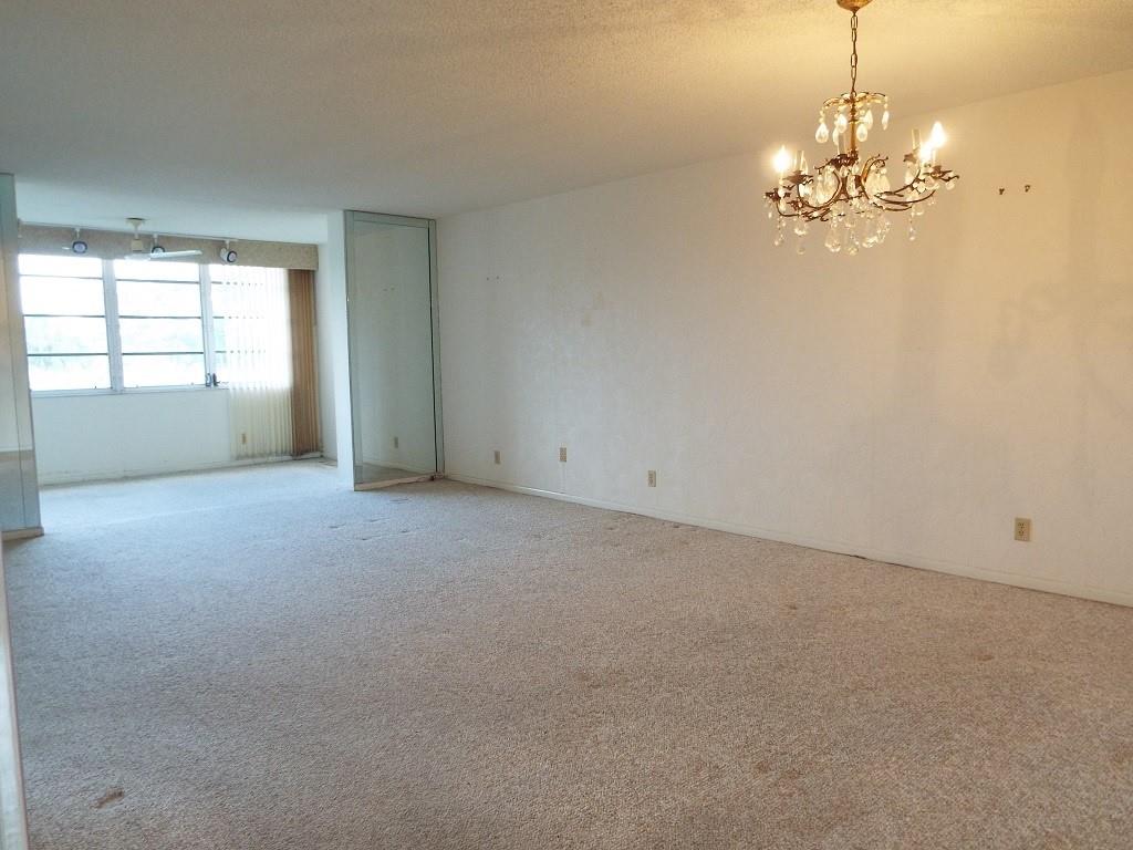 PALM SPRINGS 2 - Residential