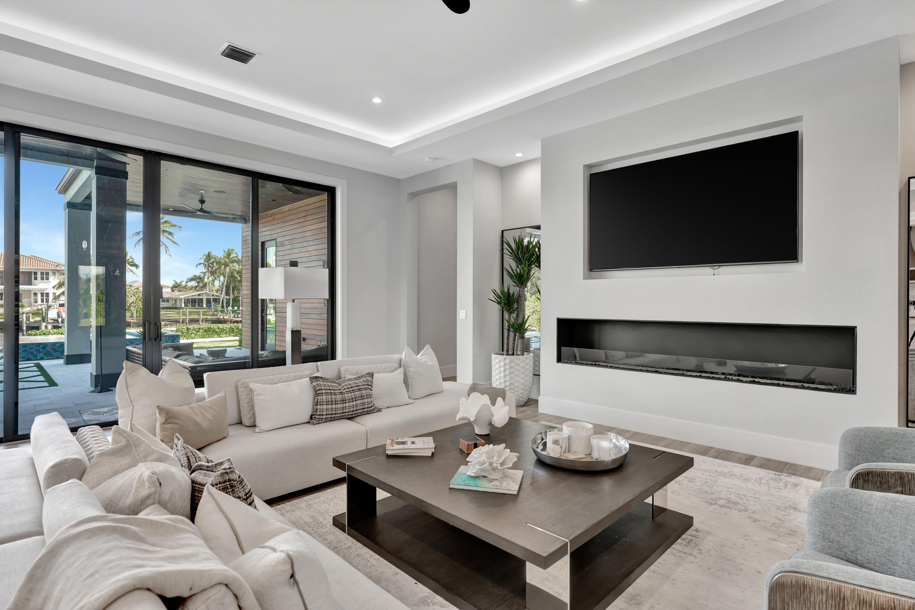 NORTH PALM BEACH VILLAGE OF 6 - Residential