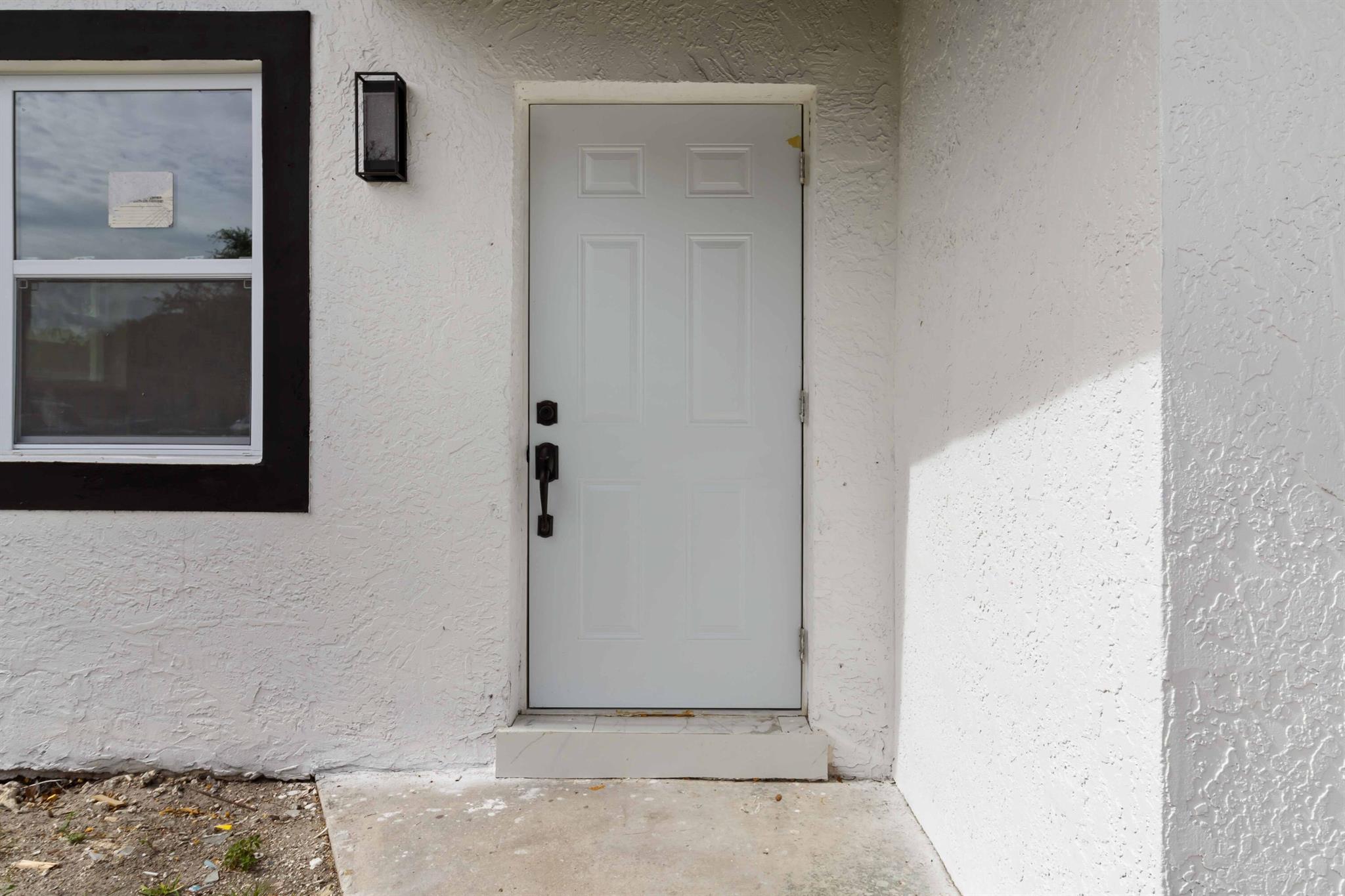 2844 NW 8 Street