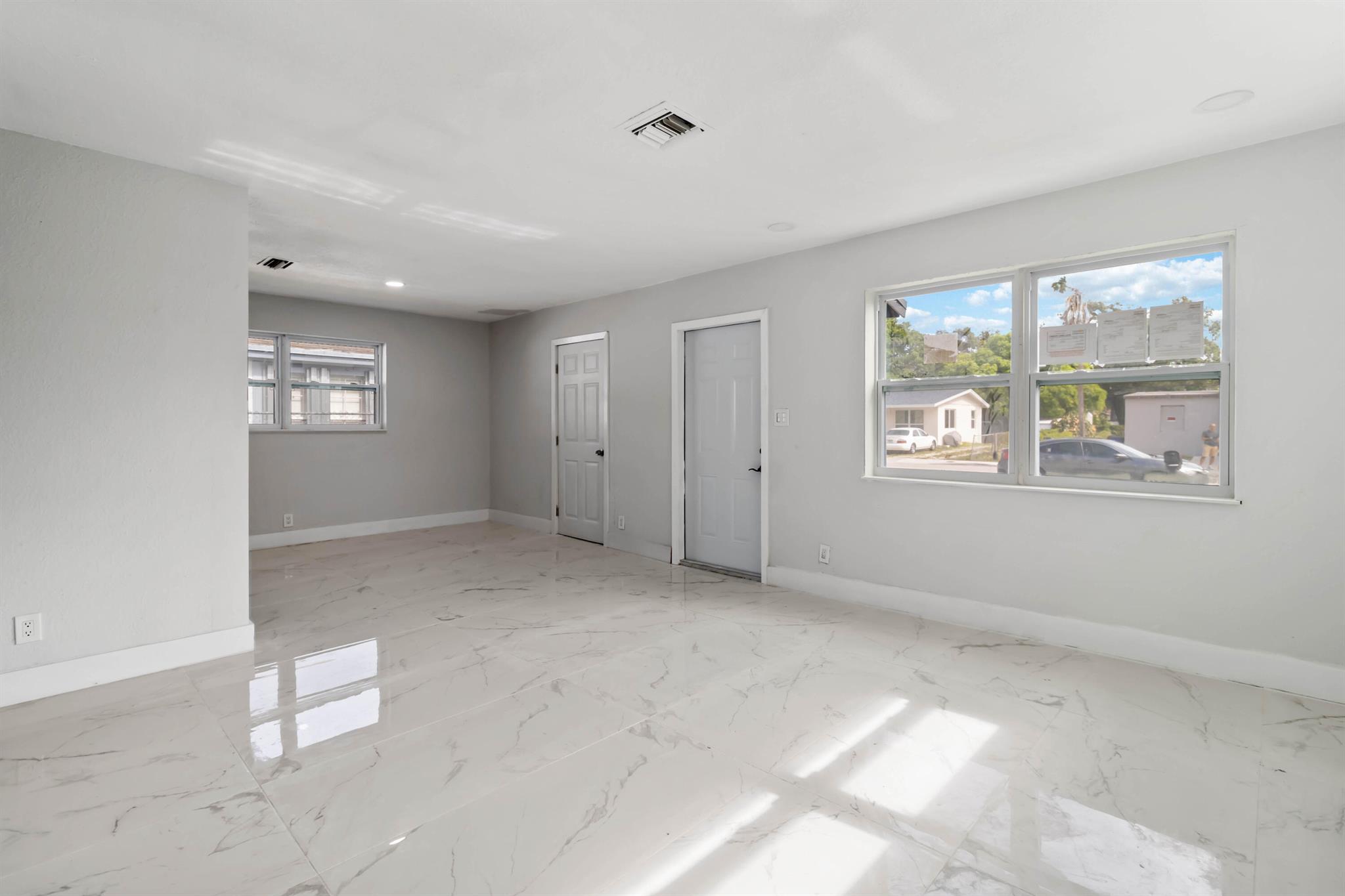 2844 NW 8 Street