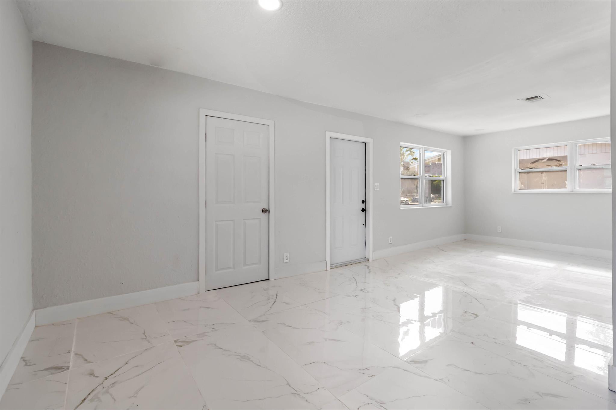 2844 NW 8 Street