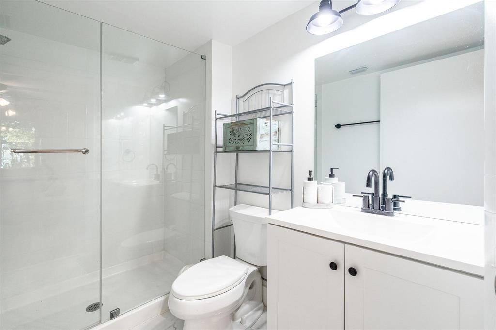 Edgewater Condo - Residential Lease