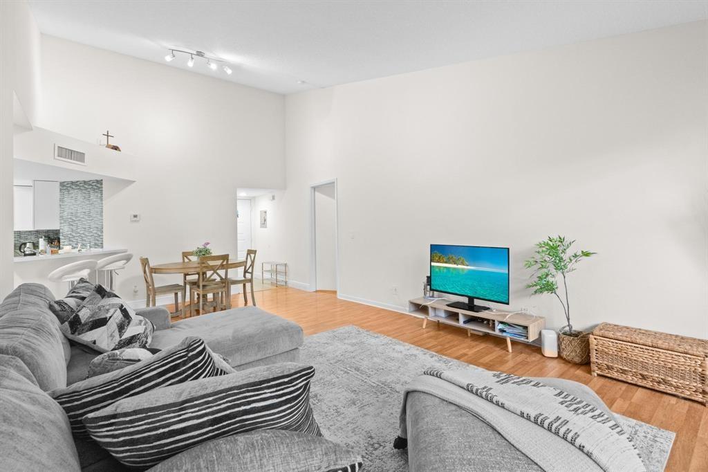 Edgewater Condo - Residential Lease